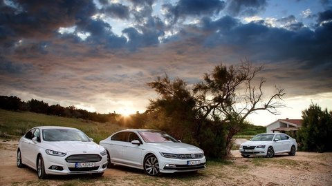 Motoring: Porovnávame Ford Mondeo, Škodu Superb a Volkswagen Passat