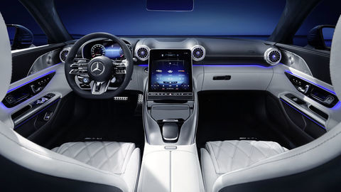 Nový Mercedes-AMG SL ukázal interiér s „hyperanalógovým“ kokpitom