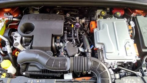 Renault vyvíja nový benzínový motor 1.8 SCe. Využije ho najmä Dacia