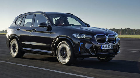 BMW iX3 2021 prešlo faceliftom. Balík M Sport je teraz štandardom