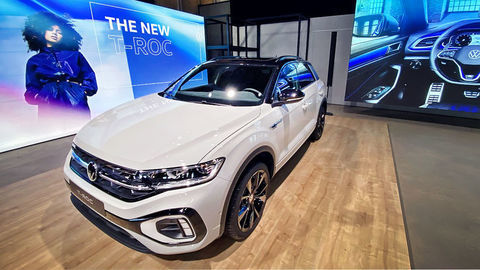 Volkswagen T-Roc facelift 2022: Nová výbava R Line, prekopaný interiér a LED matrix svetlá (VIDEO)