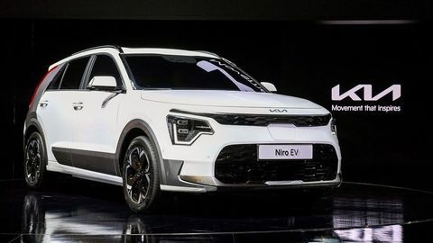 Nová Kia Niro 2022 oficiálne: Odvážny C-stĺpik a tri druhy pohonu