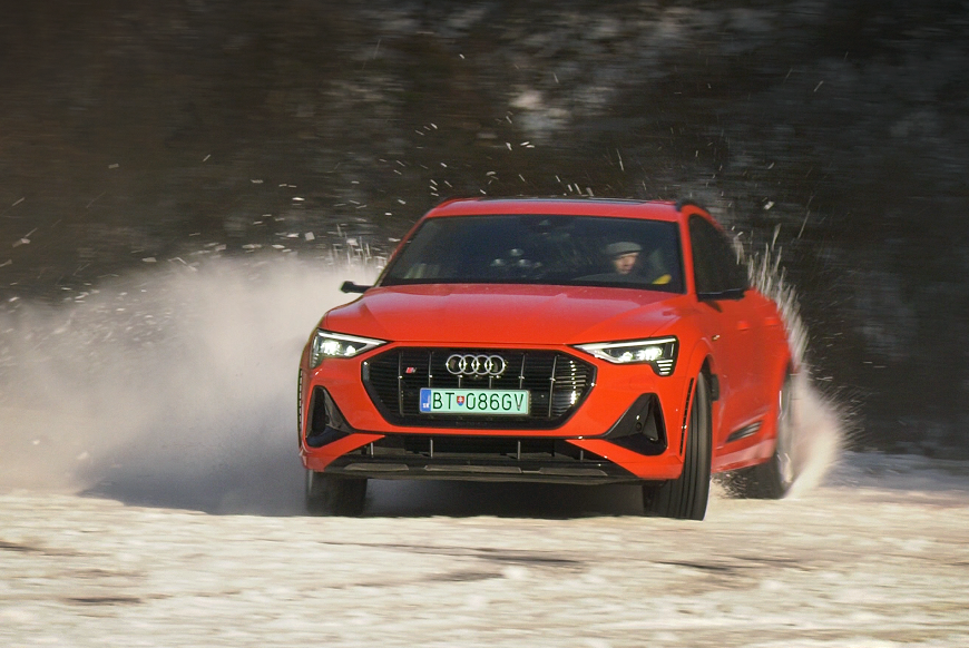 Audi etron S test video