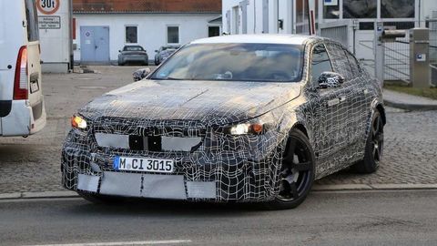 Nové BMW M5 2024 už testujú. Má mať výkon z ríše divov