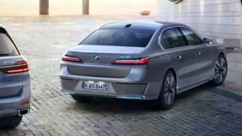 Nové BMW radu 7 na "uniknutých" záberoch tesne pred premiérou