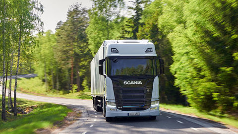 E-trucky Scania s dojazdom 350 km 