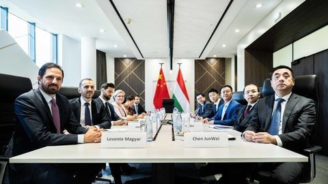 Čínsky CATL postaví v Maďarsku gigatováreň na batérie