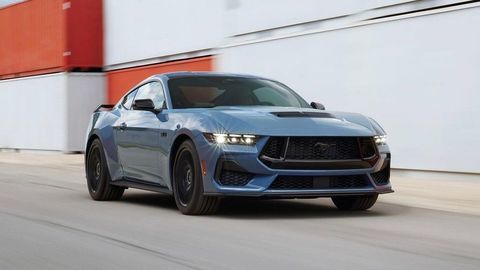Nový Ford Mustang 2023 oficiálne: Nechýba V8 motor, manuálna prevodovka a príde aj do Európy