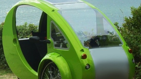 Solárny "velomobil" môže jazdiť zadarmo, je však drahý