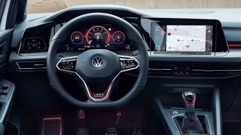 VW uznáva, že dotykový volant bol slepou cestou. Vracia fyzické tlačidlá!