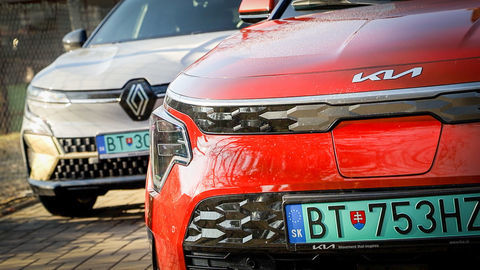 Renault Mégane E-TECH vs Kia Niro EV: Čo je viac, dlhší dojazd alebo väčší výkon nabíjania? (VIDEO)