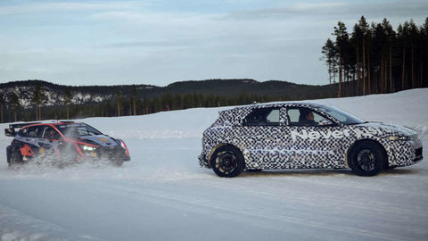 Hyundai láka na športový IONIQ 5 N. Driftuje po boku rally modelu i20 N WRC (VIDEO)
