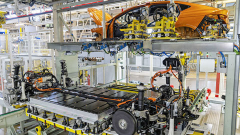 Škoda vyrobila pre koncern Volkswagen už pol milióna batérií elektrických áut