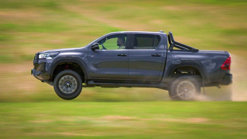 Toyota Hilux GR Sport test
