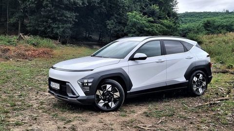 TEST Hyundai Kona 1.6 Hybrid 2023