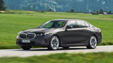 Nové BMW radu 5 už aj s dvomi plug-in hybridmi. Poznáme ceny
