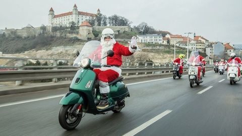 Vianočná Santa jazda v Bratislave a Košiciach