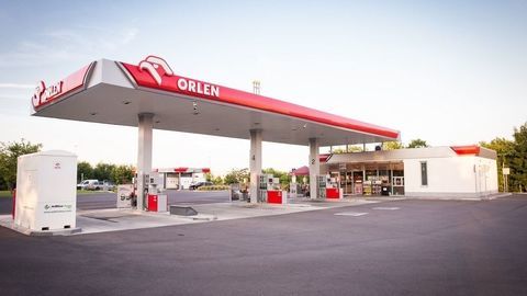 ORLEN zdvojnásobil počet staníc. V roku 2024 spustí mobilnú aplikáciu a začne budovať nabíjačky pre elektromobily