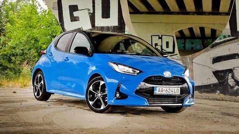 Toyota Yaris 1.5 Hybrid 130: Vynovená kráľovná úspornosti s výkonnejším hybridom (VIDEOTEST)