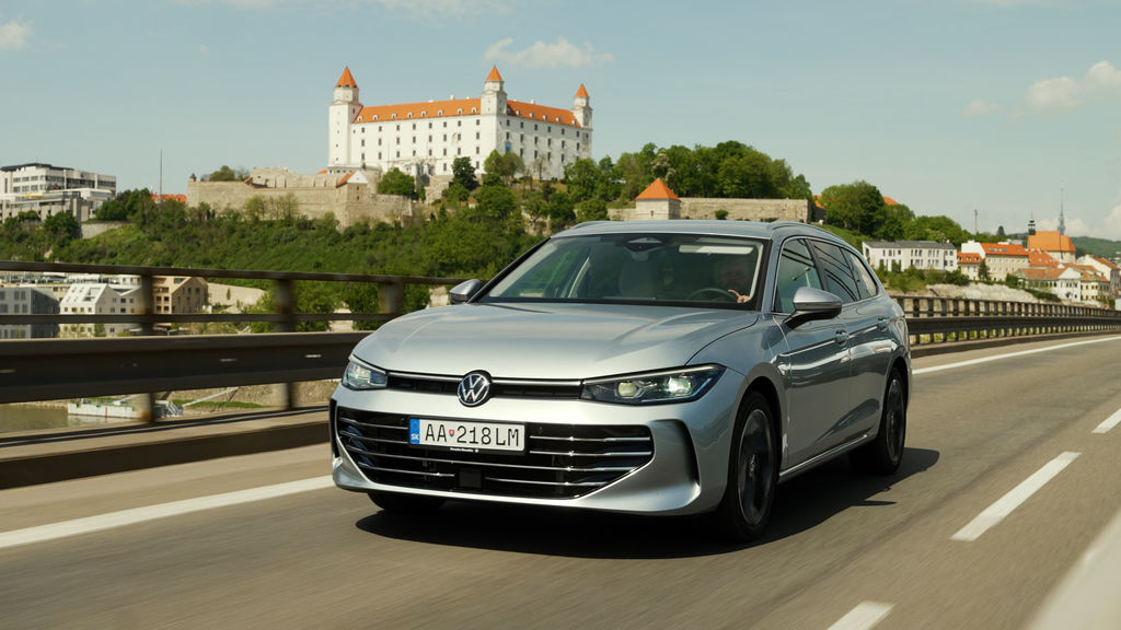 VW Passat PHEV test