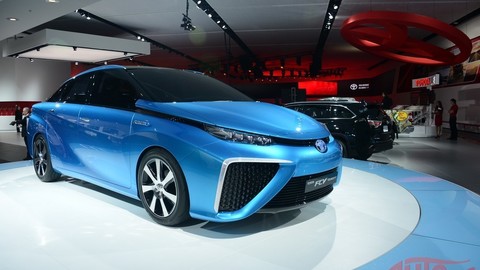 Sedan na palivové články: Toyota FCV