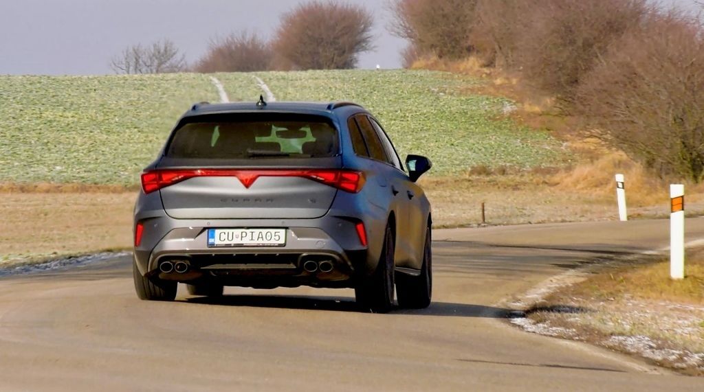 Cupra Leon test video