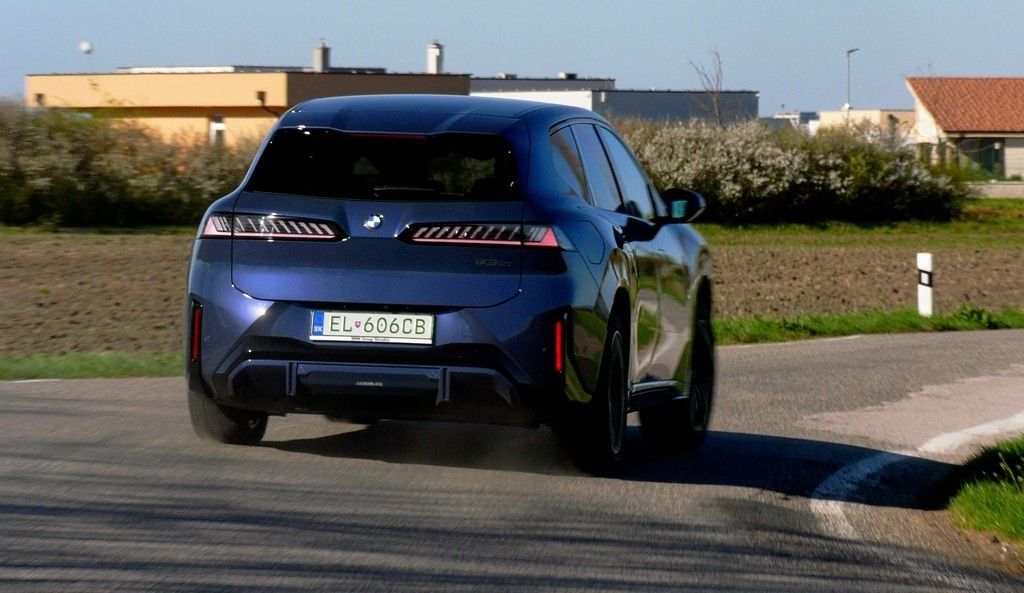 BMW iX3 test