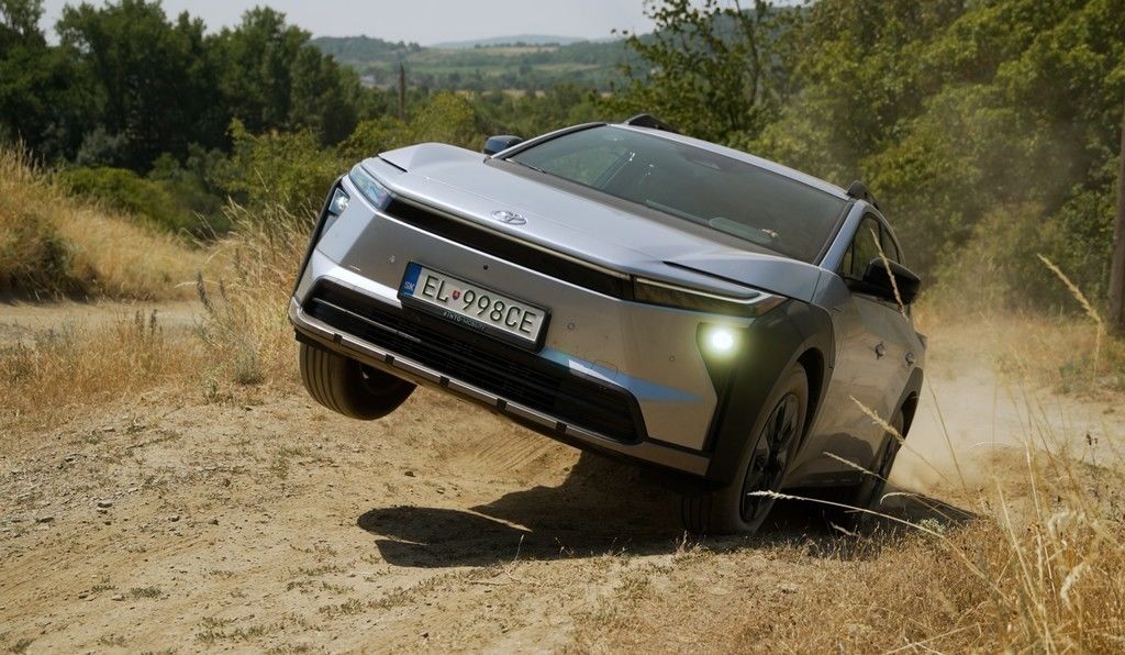 toyota bz4x touring test video autozurnal