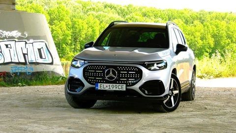 Thumb mercedes glb sk test 2026 4k.00 00 27 01.still803