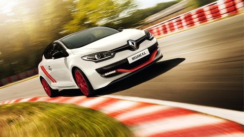 Renault Mégane RS zhodil 100 kg a zajazdil nový rekord na Nordschleife