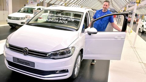 Nový Volkswagen Touran už zbieha z pásov