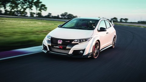 Motoring: Honda Civic Type R a Hyundai Santa Fe v dlhodobom teste