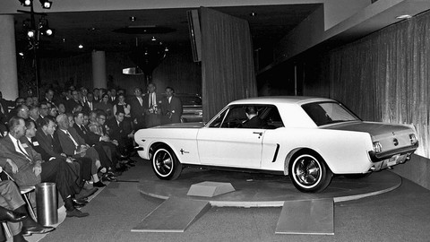 Ford Mustang oslavuje 50. výročie na mrakodrape Empire State Building