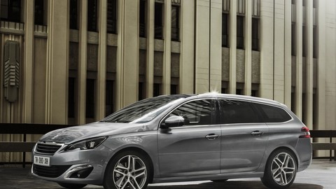 Peugeot vytiahol nové kombi 308 SW z ateliéra