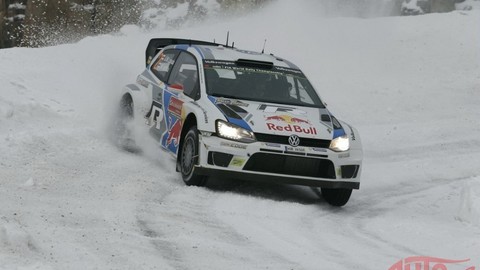 Druhá etapa Švédskej Rely: Ogier sa po chybe prepadol, vedie Latvala.