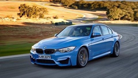 BMW M3 a M4 na prvých obrázkoch. Pod kapotami majú šesťvalce