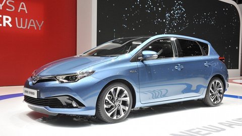 Modernizovaná Toyota Auris na Slovensku: Novinka 1.2 Turbo začína od 15 890 eur