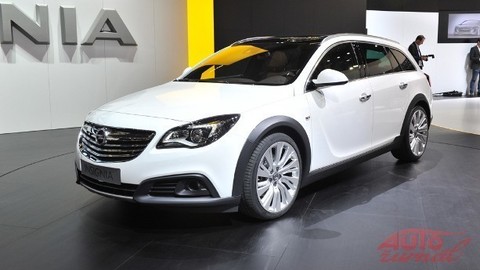 Opel zbavil Insigniu tlačidiel. Pribudla „terénna“ verzia