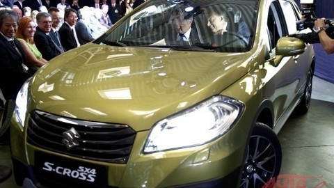 V Ostrihome včera začali vyrábať Suzuki SX4 S-Cross