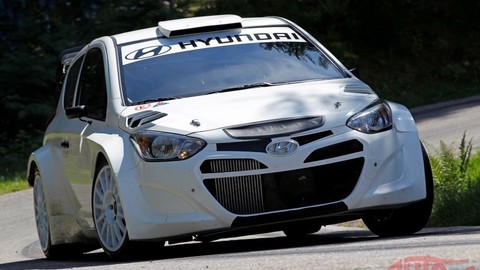 Hyundai i20 WRC intenzívne testujú