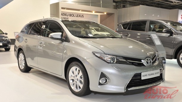 Toyota v Bratislave Auris kombi a Yaris Trend Autožurnál