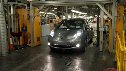 Dnes začali vyrábať Nissan Leaf druhej generácie