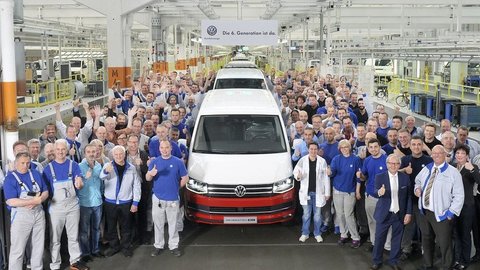 Nový Volkswagen T6 už zbieha z pásov