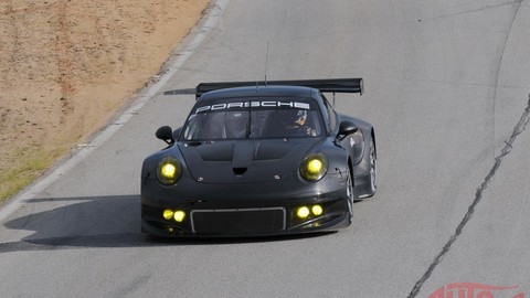 Porsche 911 RSR dokončujú
