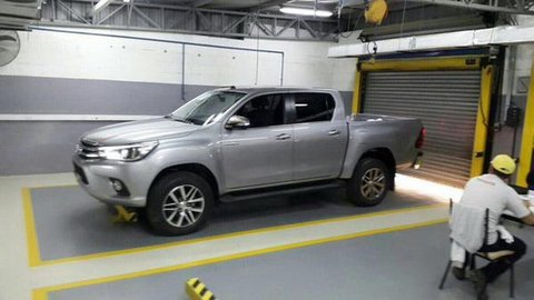 Toyota Hilux pred premiérou