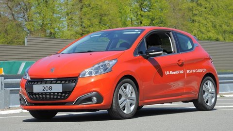Sériový Peugeot 208 jazdil s priemernou spotrebou 2 l/100 km. Ako?