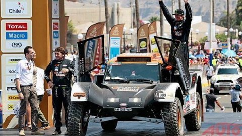 Rely Dakar vedie Carlos Sainz