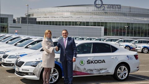 Škoda sponzorom aj dopravcom hokejistov