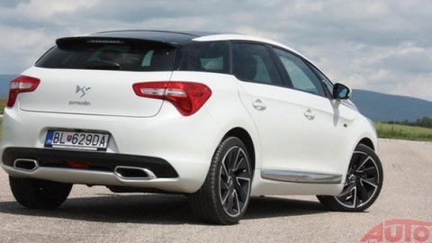 Citroën DS5 Hybrid4: Život s hviezdou