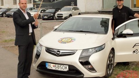 Opel Ampera vyrazil na rekordnú túru po ČR